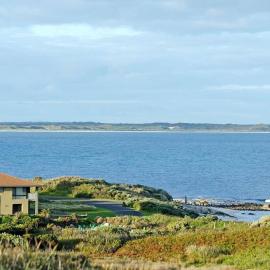 Augusta Beachfront - Watch the whales go by, hotel in Augusta