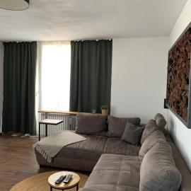 Gemütliches & schönes Apartment โรงแรมในอิคเนนเฮาเซน