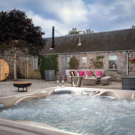 The Eagle's Nest - large house with hot tub and sauna