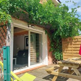 DORMIR A MONTAUBAN Logements Carreyrat Calme et Verdoyant, hotel in Montauban