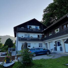 Ferienhaus Burgblick, hotelli kohteessa Treffen