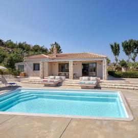 Villa Kanaki Private Pool Villa for Familes and Groups, hotel en Galatás