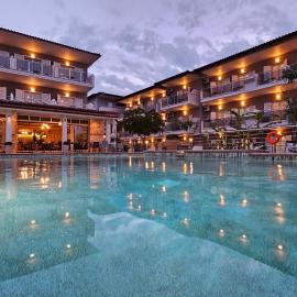 Sarantis Hotel, מלון בחניוטי