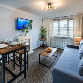 Train Station Serenity, hotel din Staines upon Thames