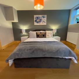 West Midlands-2 Double Bed Room Apartment, hotel in Dudley