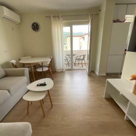 Viesnīca Spring apartment in Permet pilsētā Permeti