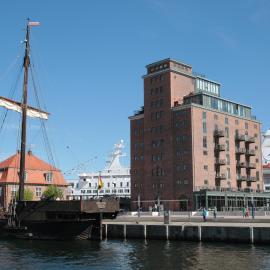 Meerblick, Balkon und private Sauna im historischen Getreidespeicher