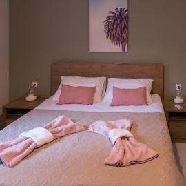 Elegia Apartment: Mantoúkion şehrinde bir otel