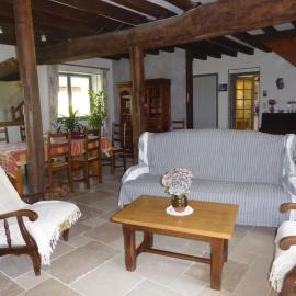 Maison entière indépendante ( logement 1 ), hotel in Noyers