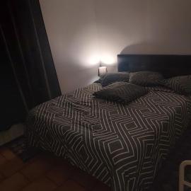 Appartement meublé avec deux chambres – hotel w mieście Moulins