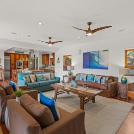 Custom 4br Home Walking Distance to Beach - Alekona Kauai โรงแรมในKoloa