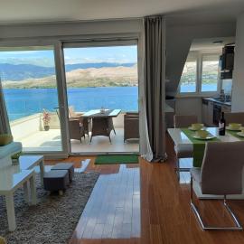 Apartments Bouvier, hotel u gradu Pag
