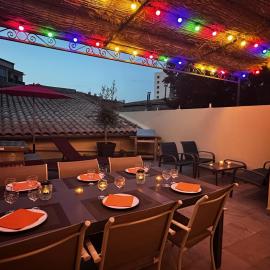 Appartement 4 à 8 personnes, Spacieux de Standing Classé 4 Etoiles, hotel in Nîmes