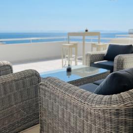 Sea, La Vie، فندق في Saronida