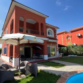 Caribiano villa-3, hotel in Dawwār Ḩalīs
