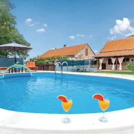 NEW! Authentic Stone House In National Park Krka, hotel in Puljane