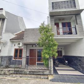 Kenayan Homestay Jogja, готель у місті Salakan