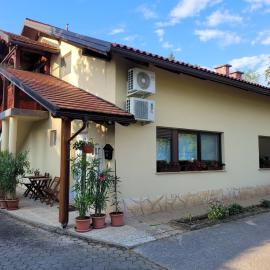 Apartma Lahinja, hotelli kohteessa Gradac