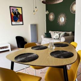 Maison cosy avec parking gratuit, hotel v destinaci Jarnac
