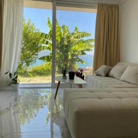 Holliday Tivat, ξενοδοχείο σε Peani