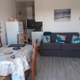 Studio Cabine Sainte-Cécile à 100m de la plage, hotel in Camiers