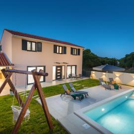 Villa Nodus, hotel u gradu Bale