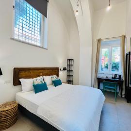 Palazzo Bougainvillea by Ritardo Aereo