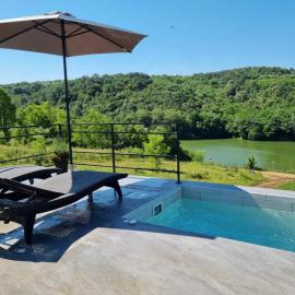 Glamping A frame lake Heated pool, hotel u gradu Barajevo