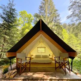 Water Village Rogla a Private Riverside Glamping Tent, hotel en Oplotnica