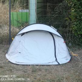 tente pour 2 personnes, hotel in Saint-Jean-de-Monts