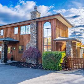 Wanaka Springs Lodge, hotel in Wanaka