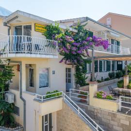 Apartments with parking space Tucepi, Makarska - 6856, hotel v Tučepi