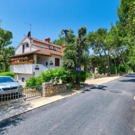 Apartments by the sea Artatore, Losinj - 2509, hotel i Cunski