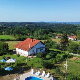 Odmor na selu Babajić, hotel di Ljig