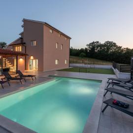 Villa Emi, hotell i Karojba