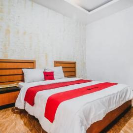 RedDoorz Plus at Neo Asri Hotel Megamendung Puncak Bogor