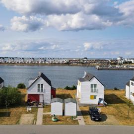Ferienhaus Boje by Seeblick Ferien ORO, erste Wasserreihe, Kamin, 7Pers, hotel di Olpenitz