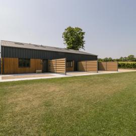 Linden Barn, hotel Wincantonban