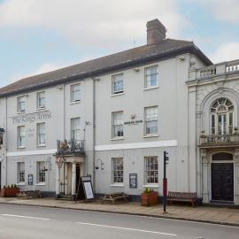 Kings Arms Hotel by Greene King Inns, hotell sihtkohas Westerham