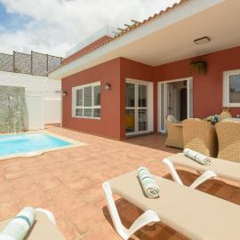 Chalé con piscina junto a la playa