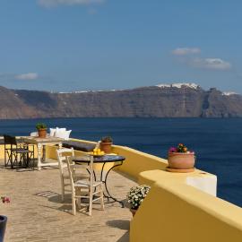 Ilivatos - Elegant Villa on the Caldera's Edge
