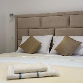 Apartments Ejla&Una, מלון במוסטר