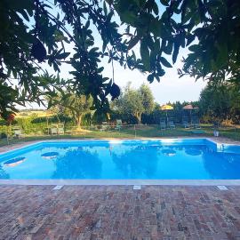 Agri Divin Amore, Hotel in San Costanzo