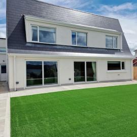 Buncrana Beach House by Wild Atlantic Wanderer, hotel in Buncrana