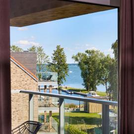 Apartament E18 w Nautica Resort nad jeziorem w Giżycku