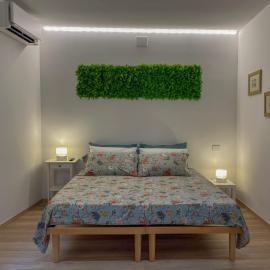 Il Giardino dei Portici - Piano Terra in Centro Storico - Central Ground Floor Stay - Free Public Parking - Air Conditioning - WiFi, hotel di Medicina