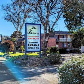Arkana Motor Inn & Terrace Apartments、マウントガンビアのホテル