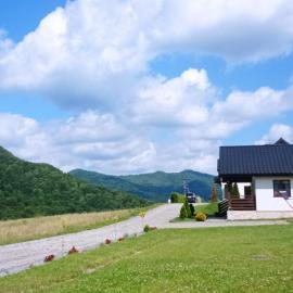 Domki Wichrowe Wzgórze Bieszczady, hotel in Bukowiec