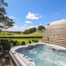 Pine Lodge, hotel di Llangadog