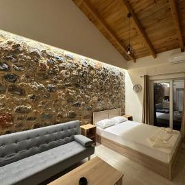 Lithino Rooms Kalamata، فندق في كالاماتا